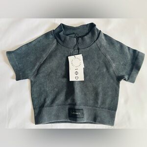 NWTs LEBOD Seamless Ribbed Activewear Crop Top Size Medium